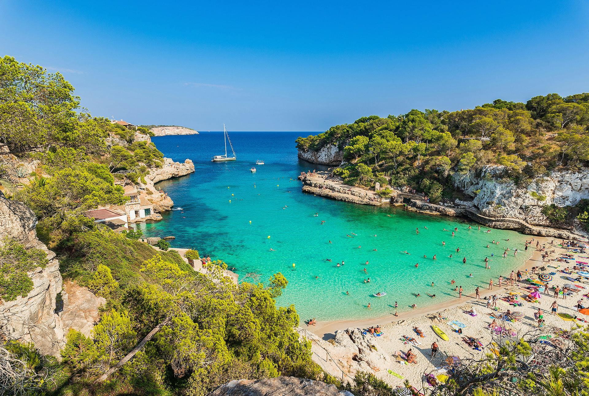 On the sunny side – Cala Llombards